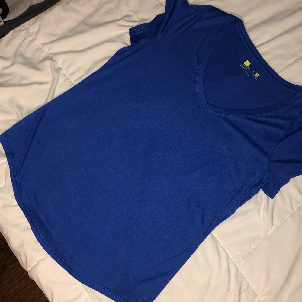 Women’s active top